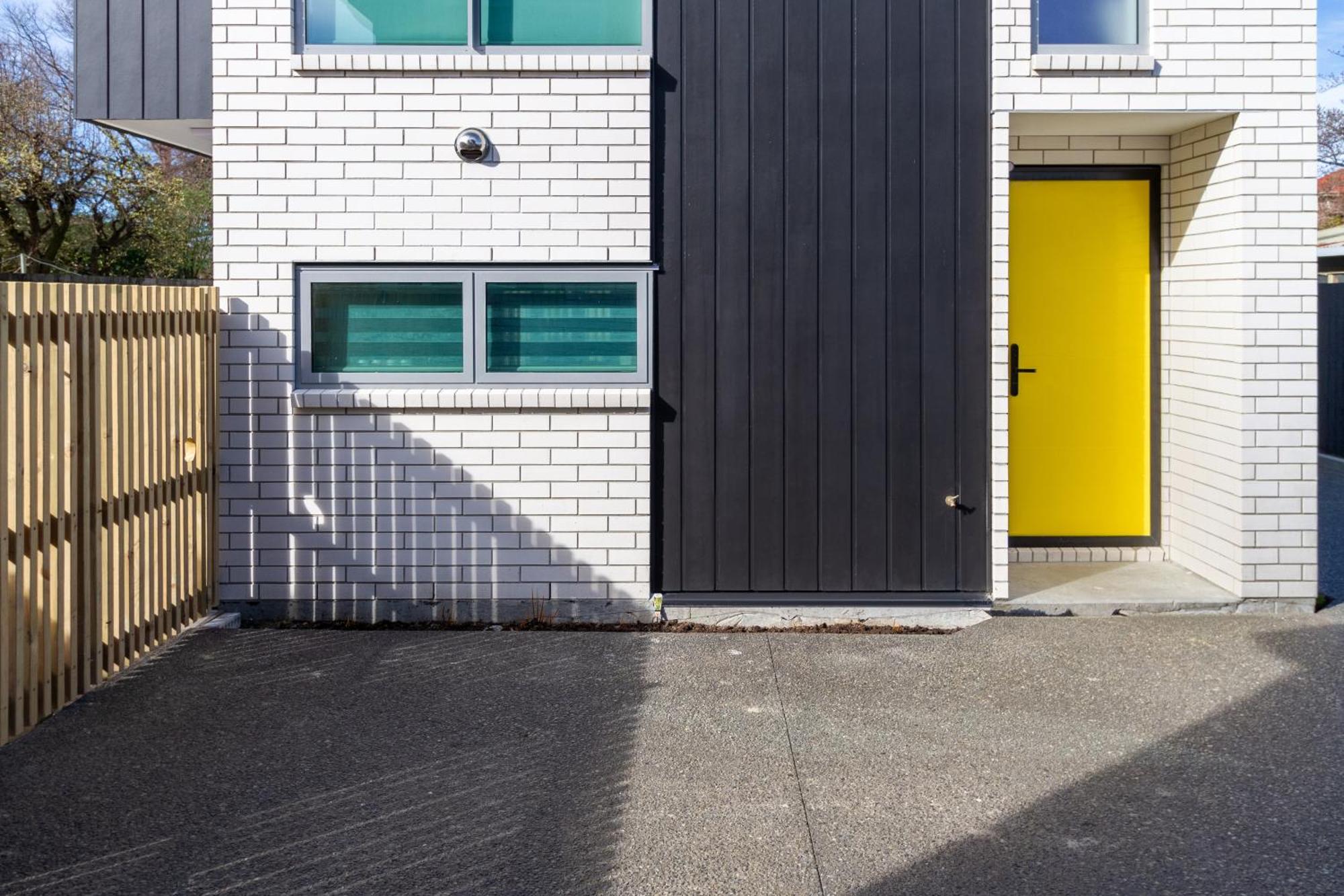 Apartment Urban Comfort And Parking Near Avebury Park