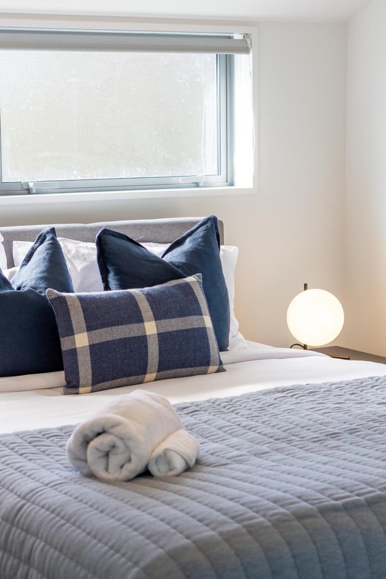 Urban Comfort And Parking Near Avebury Park * Christchurch